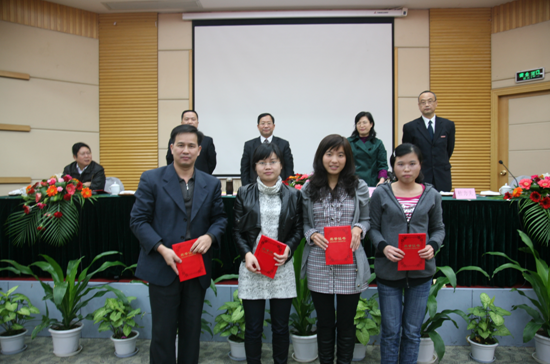 2010年福建省法学会宪法学专业委员会年会暨“宪法实施与审判权运行”学术研讨会在三明市召开1