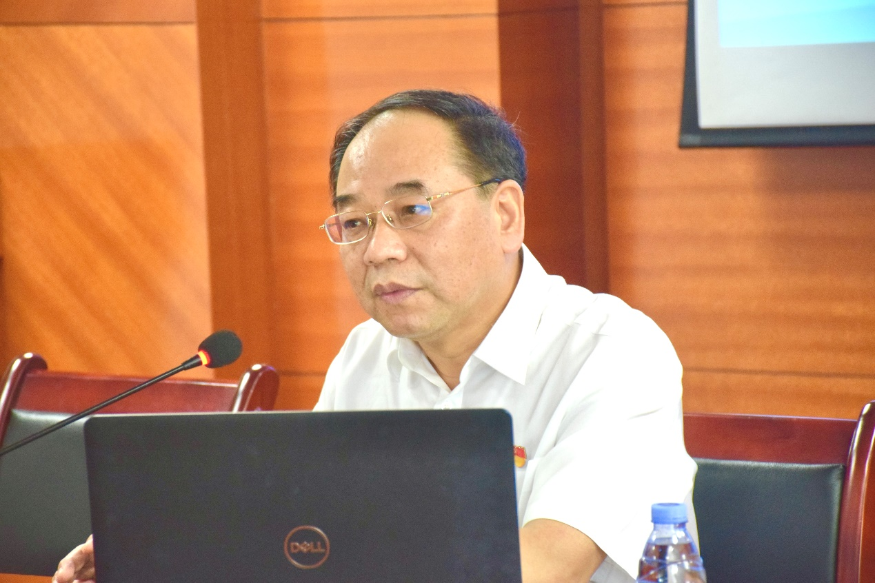 许寿辉法官莅临法学院开展法治公益讲坛